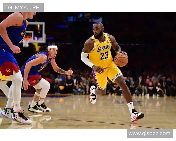 火箭队与掘金队激战正酣谁能在这场对决中笑到最后